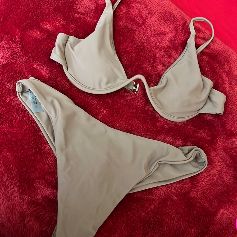Brand new! 2 piece brown bikini set 🤎 (make me an offer)